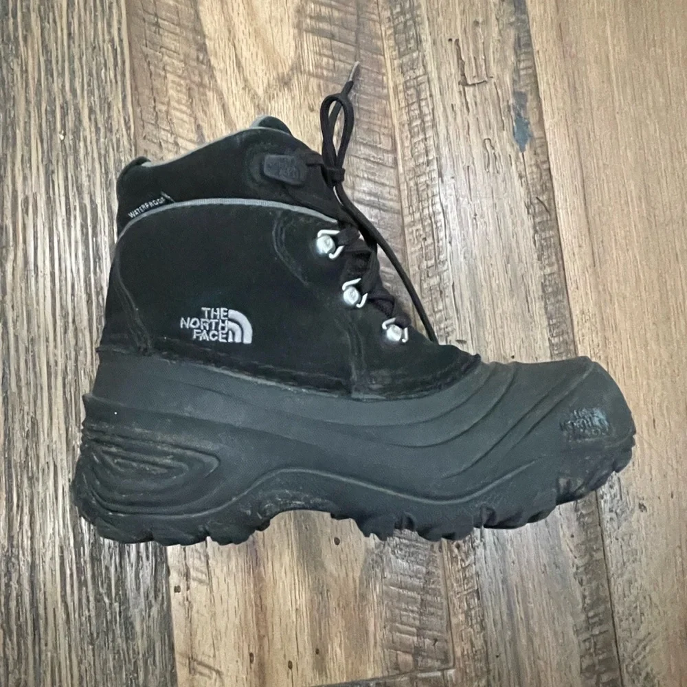 The North Face waterproof winter boots boy 1